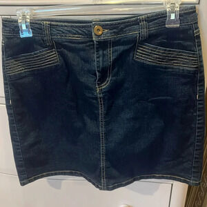 Baccini knee length denim skirt, NWOT size 10.